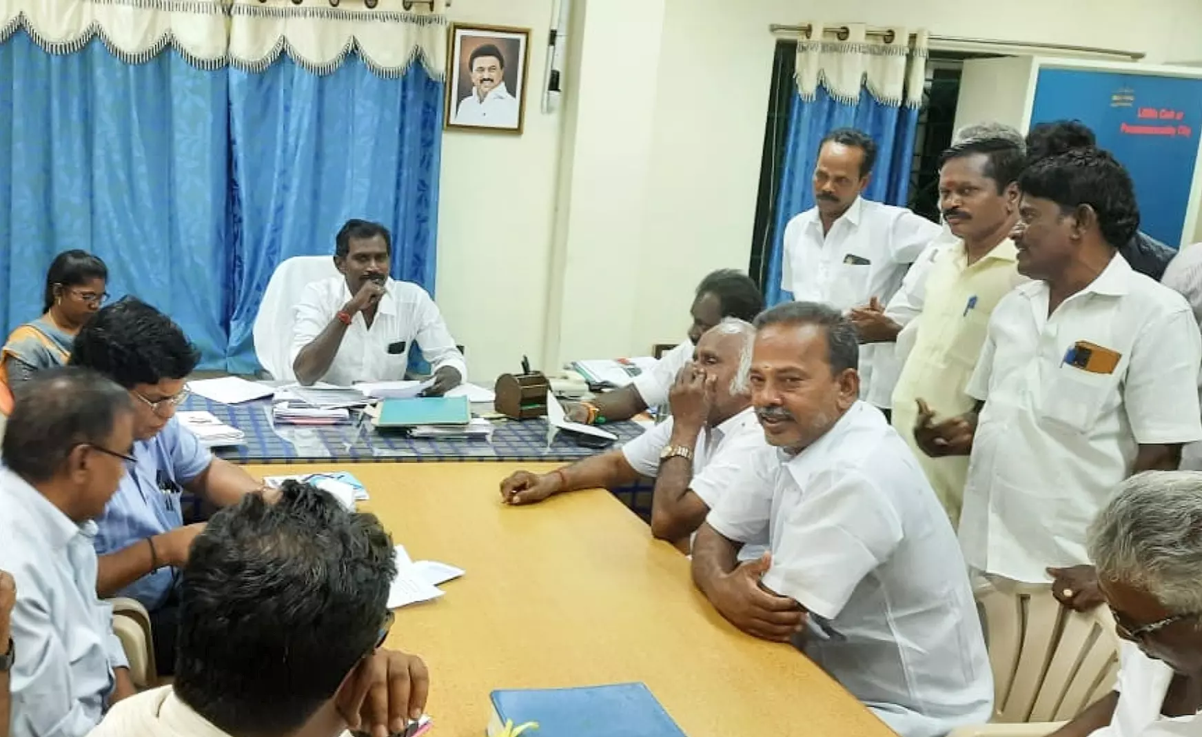 தாசில்தார் தலைமையில் சமாதான கூட்டம் தாசில்தார் தலைமையில் சமாதான கூட்டம்