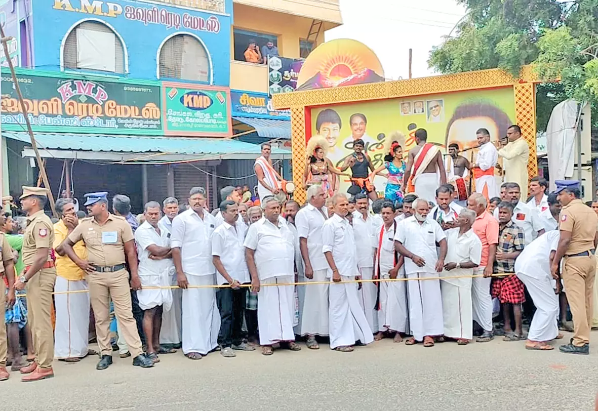 கடையநல்லூரில் முதல்-அமைச்சருக்கு  தி.மு.க. சார்பில் வரவேற்பு