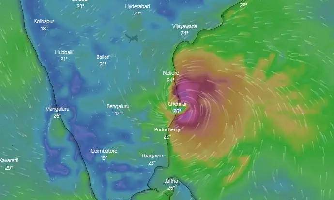 கரை கடக்கும் மாண்டஸ் புயல்.. பலத்த காற்றுடன் கனமழை: பல இடங்களில் மின்சாரம் துண்டிப்பு கரை கடக்கும் மாண்டஸ் புயல்.. பலத்த காற்றுடன் கனமழை: பல இடங்களில் மின்சாரம் துண்டிப்பு
