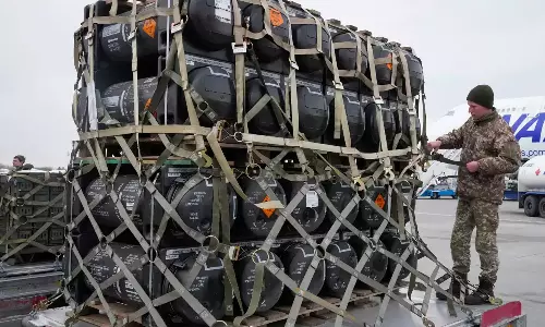 உக்ரைனுக்கு மேலும் 275 மில்லியன் டாலர் மதிப்பிலான ஆயுத உதவியை அனுப்பியது அமெரிக்கா