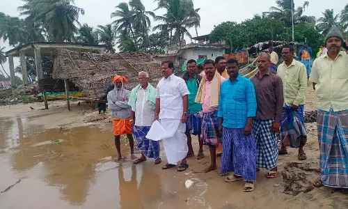 மாண்டஸ் புயலால் பனித்திட்டு, நரம்பை,  பகுதியில் கடல்நீர் ஊருக்குள் புகும் அபாயம்