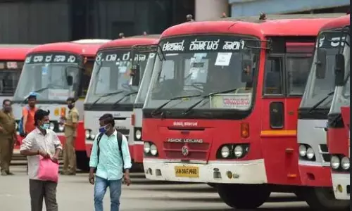 கர்நாடகா- மராட்டிய எல்லை பிரச்சினை தணிகிறது: பேருந்து போக்குவரத்து ஆரம்பம்
