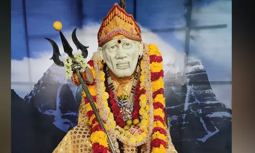 பரமத்தி வேலூர் சாய்பாபா கோவிலில் சிறப்பு வழிபாடு