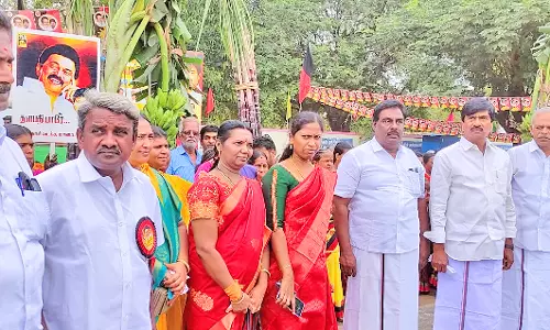 புளியங்குடியில், முதல்-அமைச்சருக்கு நகராட்சி தலைவர் தலைமையில் சிறப்பான வரவேற்பு