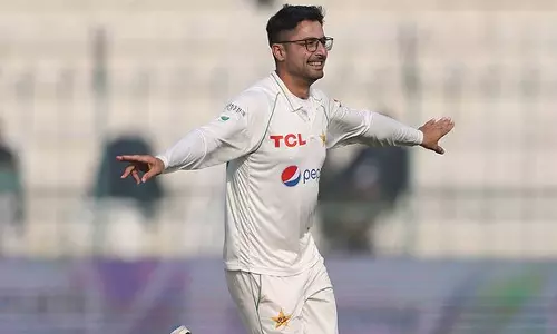 அப்ரார் அகமது சுழலில் சிக்கிய இங்கிலாந்து- 281 ரன்னில் ஆல் அவுட்