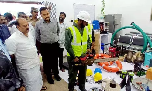 புயல் பாதிப்பை எதிர்கொள்ள மாமல்லபுரத்தில் அமைச்சர் தா.மோ.அன்பரசன் முகாம்