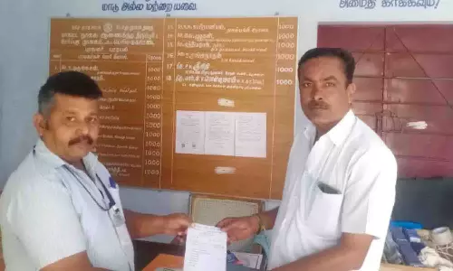 பெரியகோட்டை   நூலகத்தில் புரவலர் சேர்ப்பு