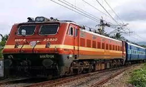 அமிர்தா எக்ஸ்பிரஸ் ரெயிலை ராமேஸ்வரம் வரை நீட்டிக்க வேண்டும்    பயணிகள் கோரிக்கை