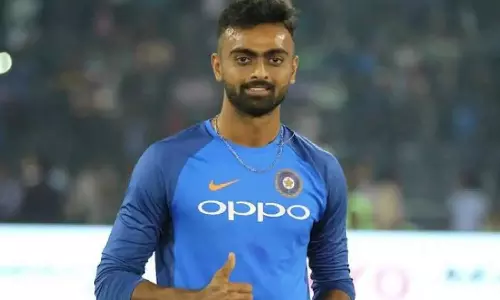 இந்திய டெஸ்ட் அணியில் 12 ஆண்டுகளுக்குப் பின் இடம் பிடித்த இடது கை வேகப்பந்து வீச்சாளர்