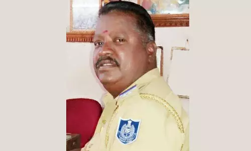 புதுவை அருகே கடல் சீற்றத்தில் சிக்கி ஓய்வு பெற்ற போலீஸ் அதிகாரி பலி