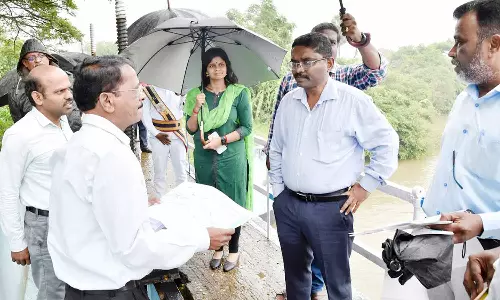 பாண்டவயாறு கதவணையில் மாவட்ட கணிப்பாய்வு அலுவலர் ஆய்வு