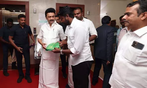 முதல்-அமைச்சரை சந்தித்து தி.மு.க.வில் இணைந்த ஊராட்சி தலைவர்