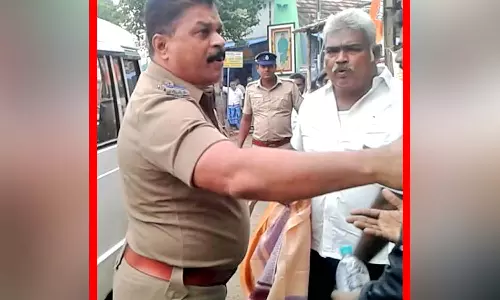 சாத்தான்குளத்தில் அனுமதி இன்றி உண்ணாவிரத போராட்டம்- முன்னாள் பேரூராட்சி கவுன்சிலர் உட்பட 5 பேர் கைது