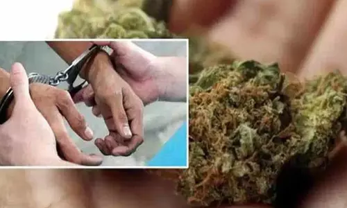 சேலம் அரசு ஆஸ்பத்திரியில் சிகிச்சை பெறும் கைதிக்கு  செல்போன், கஞ்சா கொடுத்த போலீஸ்காரர்