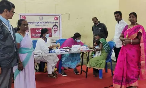 மாமல்லபுரத்தில் புயலால் பாதித்த மக்களுக்கு மருந்து-உணவு: பேரூராட்சி நிர்வாகம் ஏற்பாடு