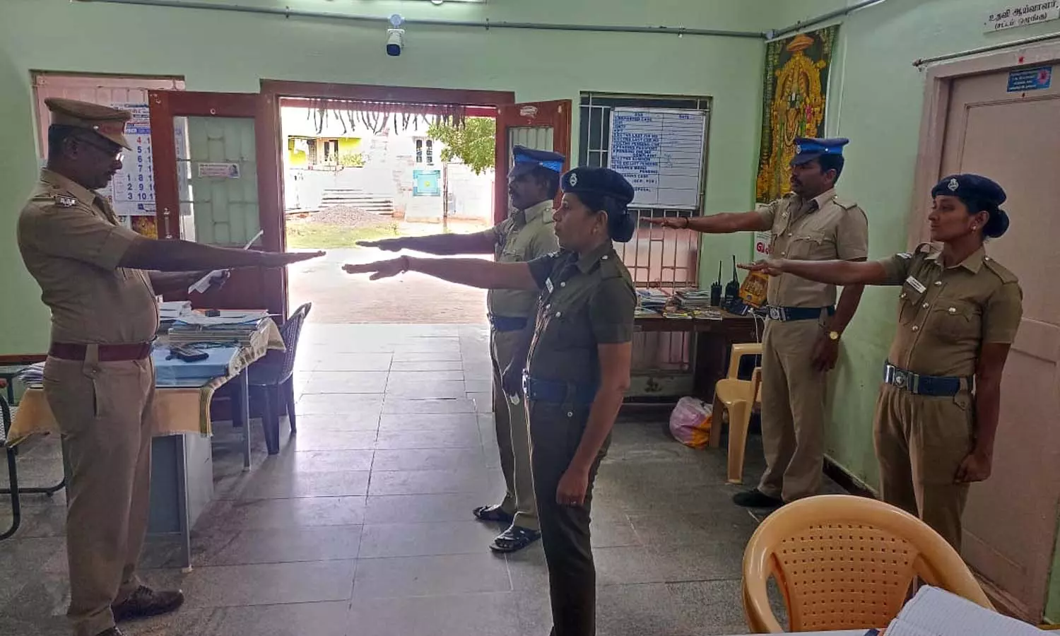 தென்காசி மாவட்டத்தில் போலீஸ் நிலையங்களில் மனித உரிமைகள் உறுதிமொழி
