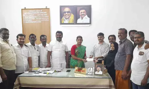 அரசு பள்ளிக்கு  புதிய கட்டடம் கட்டுவதற்கு தனியார் மருத்துவமனை  நிதி உதவி