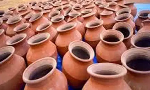 பொங்கல் பானைகள் தயாரிப்பு பணிகள் தீவிரம்