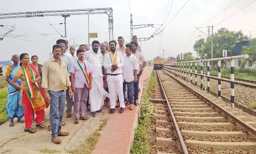 ஊட்டுவாழ்மடத்தில் ரெயில்வே மேம்பாலம்