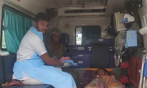 108 ஆம்புலன்சில் பெண்ணுக்கு ஆண் குழந்தை பிறந்தது