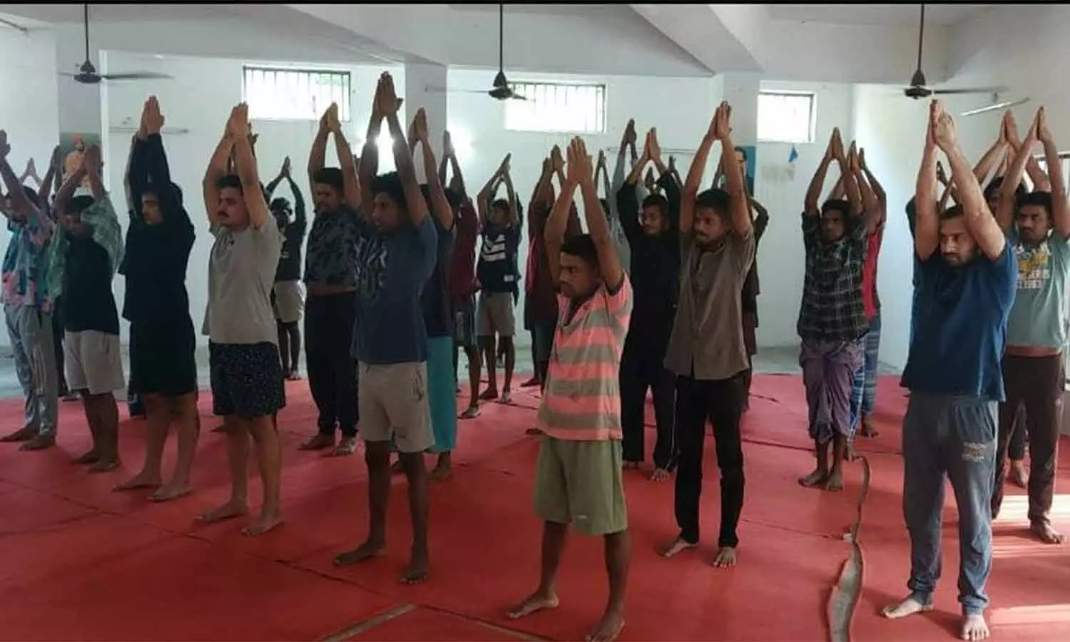 ஈஷா சார்பில் 5,000 சிறை கைதிகளுக்கு சிறப்பு யோகா வகுப்பு ஈஷா சார்பில் 5,000 சிறை கைதிகளுக்கு சிறப்பு யோகா வகுப்பு