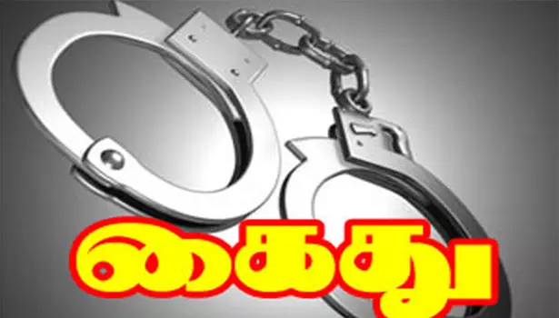 சத்தம் போட்டு விளையாடியதால் இரு தரப்பினரிடையே மோதல் வாலிபர் கைது