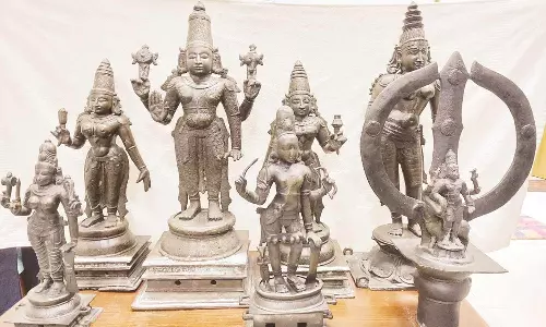 சென்னையில் சிலைகள் பதுக்கல்: பல கோடி ரூபாய் மதிப்பிலான 7 சாமி சிலைகள் மீட்பு