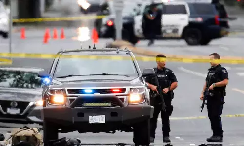 இத்தாலி மதுபான விடுதியில் துப்பாக்கி சூடு- பிரதமரின் தோழி உள்பட 3 பெண்கள் பலி