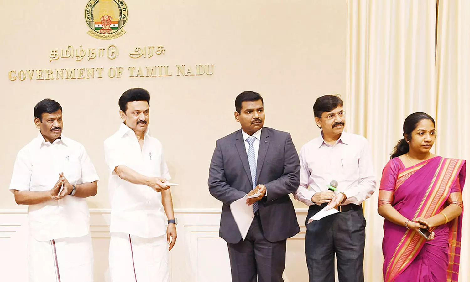 சேலத்தில் புதிய ஐஸ்கிரீம் தொழிற்சாலை: முதலமைச்சர் மு.க.ஸ்டாலின் திறந்து வைத்தார் சேலத்தில் புதிய ஐஸ்கிரீம் தொழிற்சாலை: முதலமைச்சர் மு.க.ஸ்டாலின் திறந்து வைத்தார்