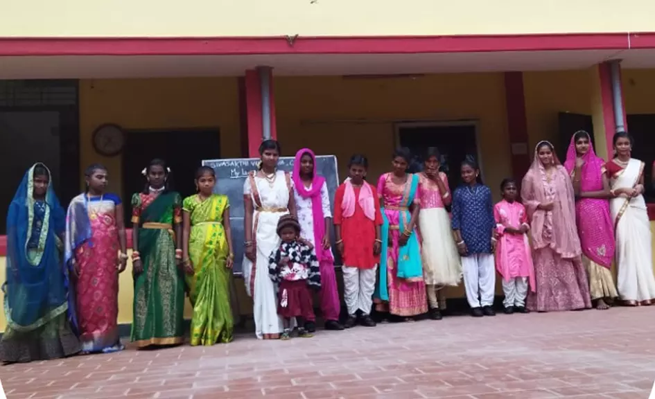 பொடியனூர் சிவசக்தி வித்யாலயா பள்ளியில் பாரதியார் பிறந்தநாள் விழா பொடியனூர் சிவசக்தி வித்யாலயா பள்ளியில் பாரதியார் பிறந்தநாள் விழா