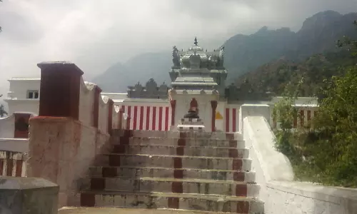 நக்சல்கள் நடமாட்டம்?- ஸ்ரீவில்லிபுத்தூர் காட்டழகர் கோவிலில் இரவில் பக்தர்கள், ஊழியர்கள் தங்க தடை