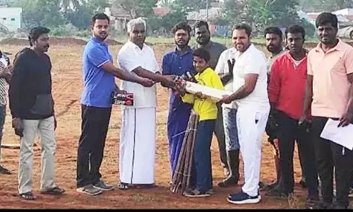 பல்லடம் அருகே கிரிக்கெட் போட்டி தொடக்க விழா