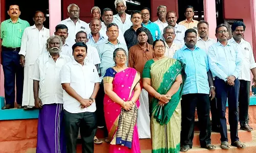 முன்னாள் மாணவர்கள் சந்திப்பு