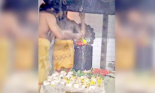 ராஜகிரீஸ்வரர் கோவிலில் 1008 சங்காபிஷேகம்