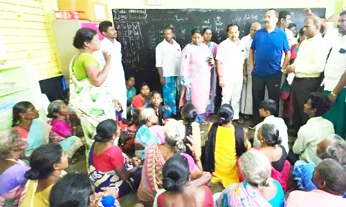 நெமிலி, காவேரிப்பாக்கத்தில் மாண்டஸ் புயல் சேத பகுதிகளை அமைச்சர் காந்தி ஆய்வு