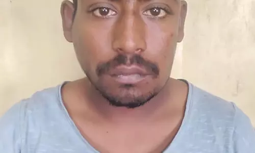 மோட்டார் சைக்கிள் திருடிய வாலிபர் கைது