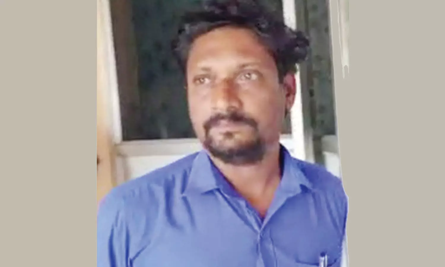 நர்சிங் மாணவியை வலுக்கட்டாயமாக மிரட்டி அழைத்த வக்கிர வாத்தியார்- மாணவர்கள் போராட்டத்தால் கைது