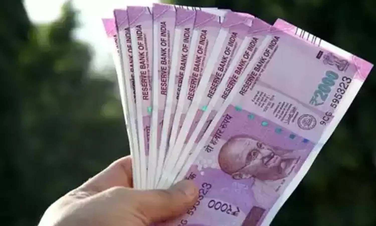 ஊதிய நிலுவைத்தொகையை வழங்க கோரி அமராவதி கூட்டுறவு ஆலை தொழிலாளர்கள் வேலைநிறுத்தம் ஊதிய நிலுவைத்தொகையை வழங்க கோரி அமராவதி கூட்டுறவு ஆலை தொழிலாளர்கள் வேலைநிறுத்தம்