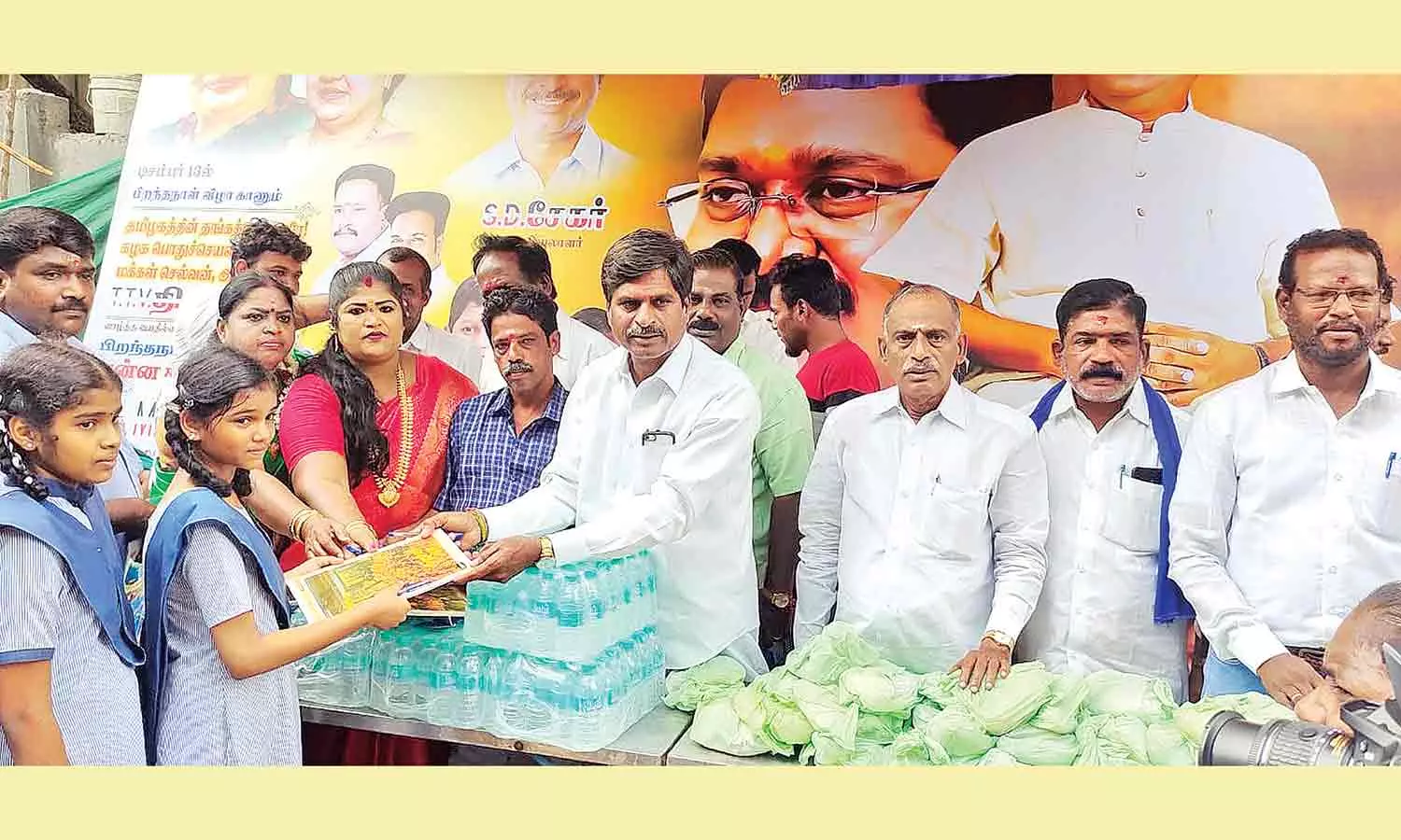 உழவர்கரை தொகுதியில் நலத்திட்ட உதவிகள் உழவர்கரை தொகுதியில் நலத்திட்ட உதவிகள்