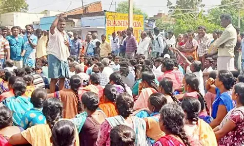 ராஜபாளையம் அருகே கார் மோதி இளம்பெண் பலி- பொதுமக்கள் மறியல்