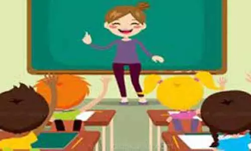 வகுப்பறை, கழிவறை வசதி இல்லாததால் மாணவர்கள் அவதி