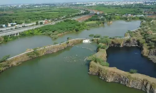 சிக்கராயபுரத்தில் 3 கல்குவாரிகள் மழைநீரால் முழுவதும் நிரம்பியது