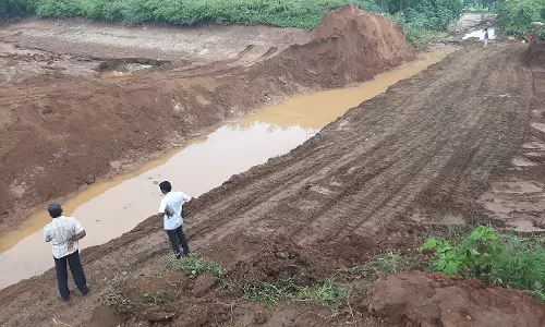 கீழ்பவானி வாய்க்காலில் ஏற்பட்ட உடைப்பு சரி செய்யும்பணி தீவிரம்