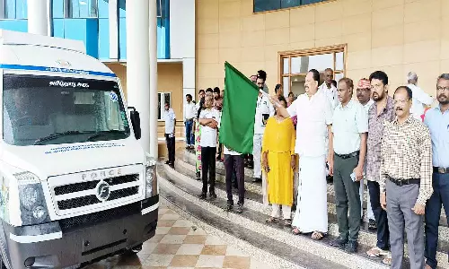 மாற்றுத்திறனாளிகளுக்கான நடமாடும் சிகிச்சை வாகனம்