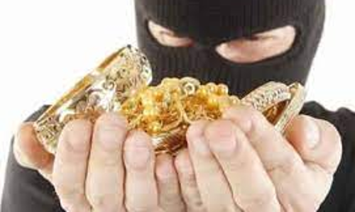 சேத்தியாத்தோப்பு அருகே பரபரப்பு:  வீட்டுக்கதவை உடைத்து   14 பவுன் நகை கொள்ளை