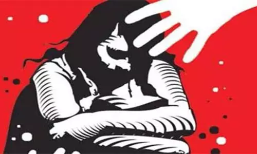 பொள்ளாச்சியில் நர்சிங் மாணவியை கடத்தி பலாத்காரம்