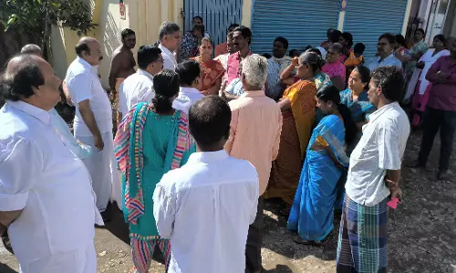 மேட்டுப்பாளையத்தில் ஊராட்சி தலைவரை முற்றுகையிட்ட பொதுமக்கள்