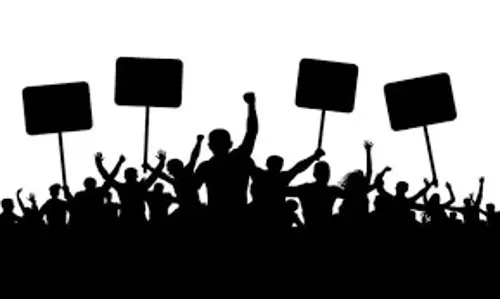 வேப்பூர் பேருந்து நிலையத்தில் அ.தி.மு.க ஆர்ப்பாட்டம்