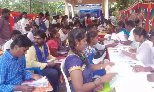 கூட்டுறவு சங்கங்களின் விற்பனையாளர், கட்டுனர் பணியிடங்களுக்கு நேர்முகத் தேர்வு: ஏராளமானோர் பங்கேற்பு