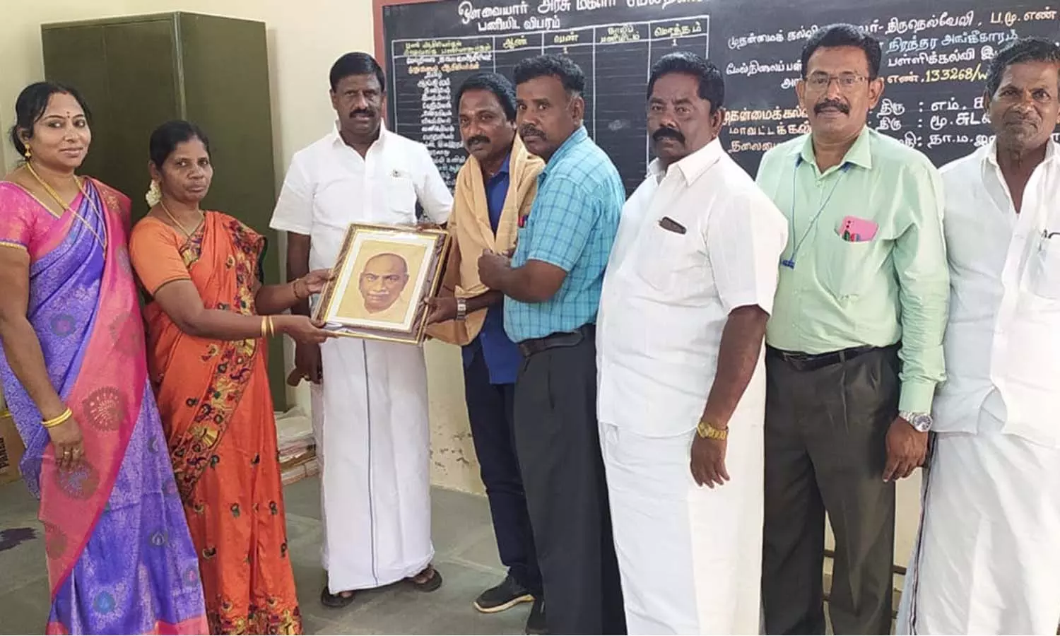 பாவூர்சத்திரத்தில் அரசு பள்ளி மைதானம் சீரமைப்பு பாவூர்சத்திரத்தில் அரசு பள்ளி மைதானம் சீரமைப்பு